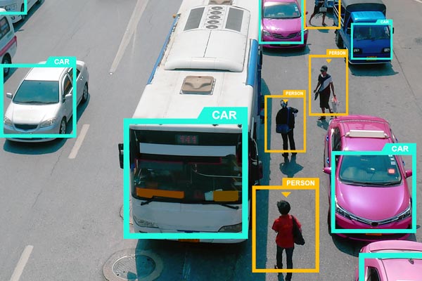 success-autonomous-minibus-people-identification.jpg